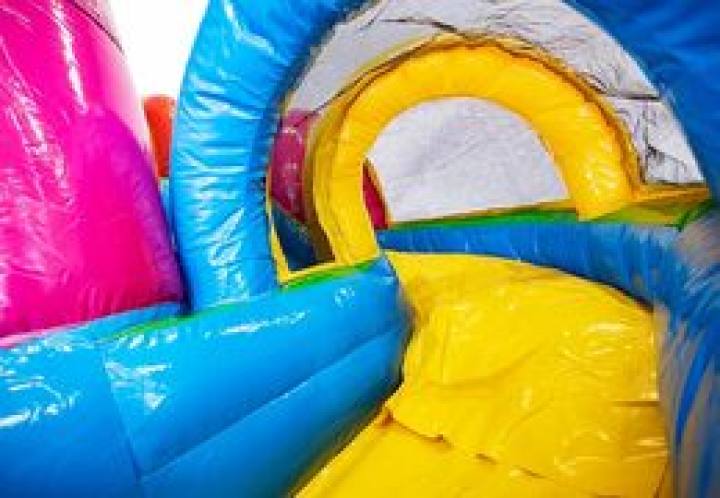 Springkussen Unicorn huren - Foto: 2